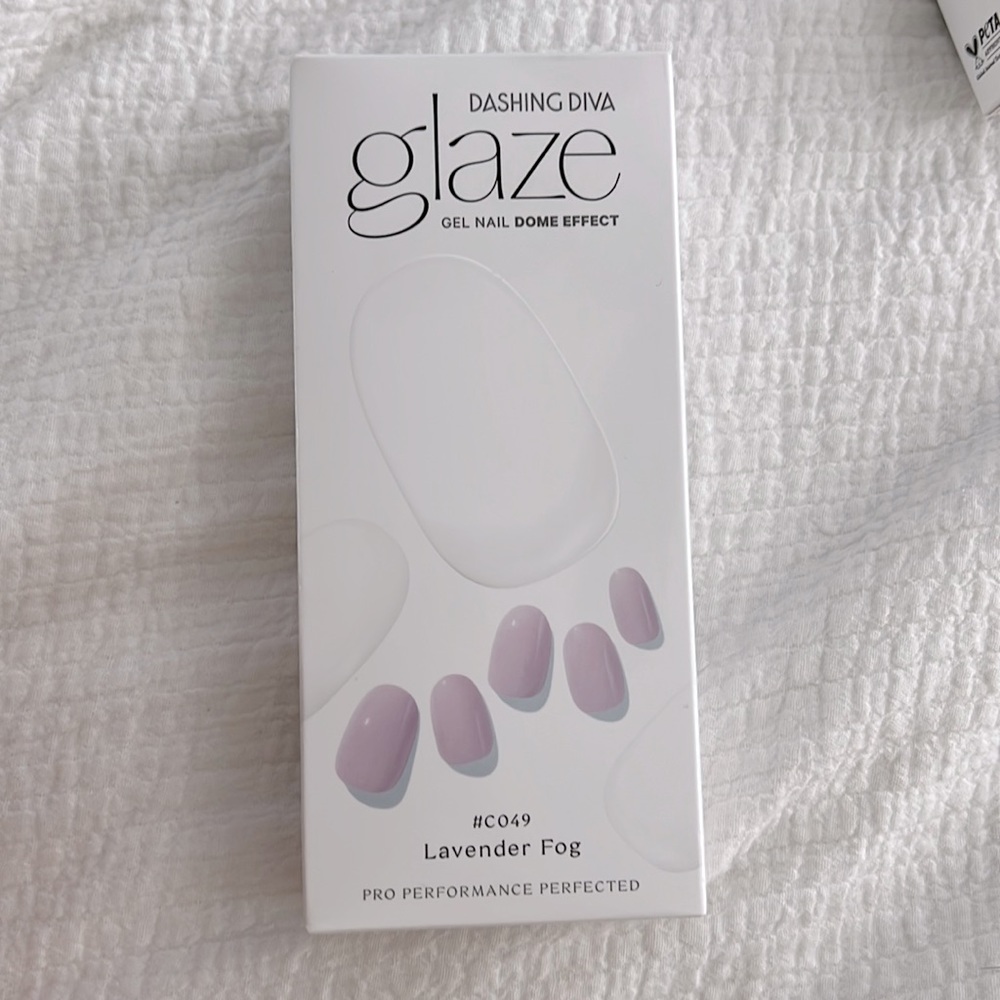 Dashing Diva Glaze Lavender Fog